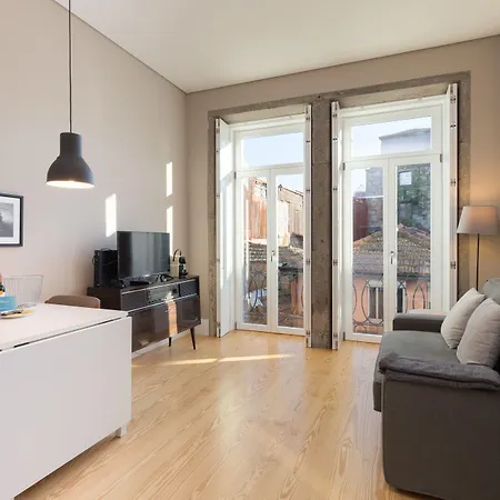 Apartment And Clerigos Views By Hosts *