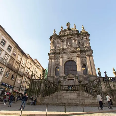 Daire And Clerigos Views By Hosts